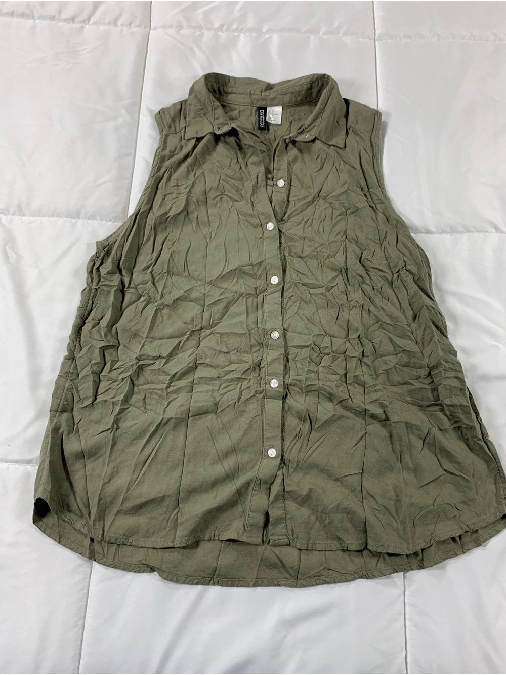 Pre loved H&M button up top womens size 14